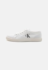 Trainers - triple bright white