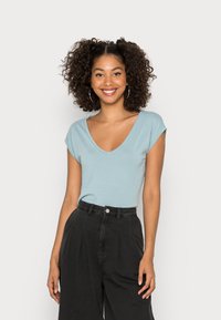 Pieces PCKAMALA - T-shirt básica - tourmaline