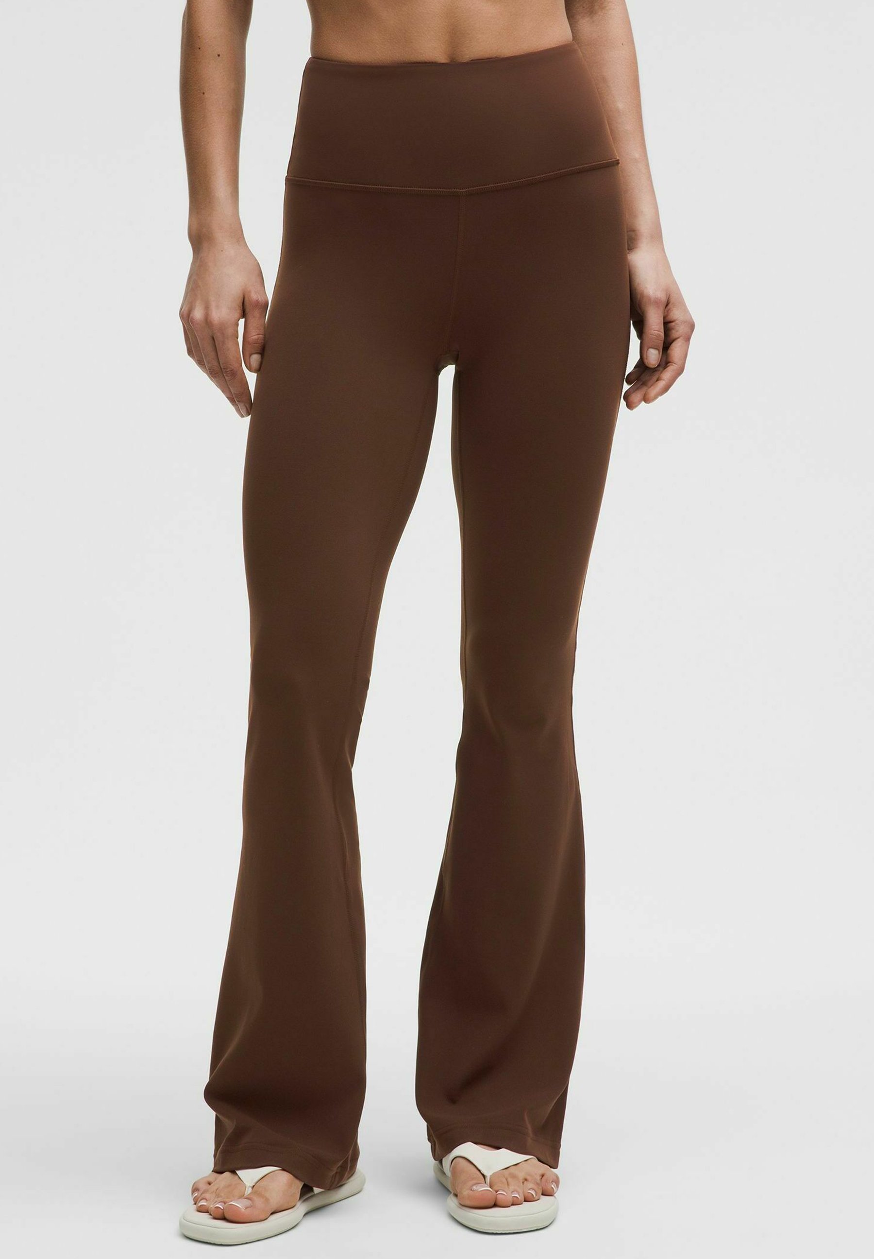 lululemon Groove Super-High-Rise Nulu™ Flared Regular - Leggings - lava  cake/marron - ZALANDO.FR