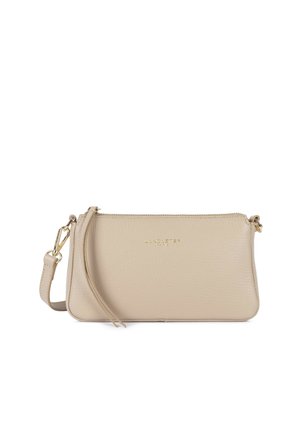 Beżowa skórzana kopertówka Lancaster na nadgarstek z złotym zamkiem błyskawicznym, odpinanym paskiem i subtelnym wytłoczonym logo marki z przodu.