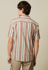 Next TEXTURED STRIPE SHORT SLEEVE WITH CUBAN COLLAR  - REGULAR FIT - Skjorter - purple
