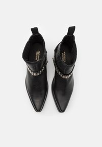 santiag kentucky's western