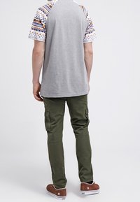 YOURTURN Triko s potiskem - mottled grey