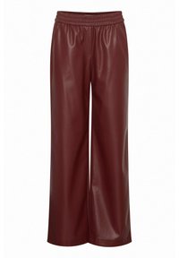 Bordeaux neplederen wijde broek met een elastische tailleband, een gladde textuur en minimale stikdetails.