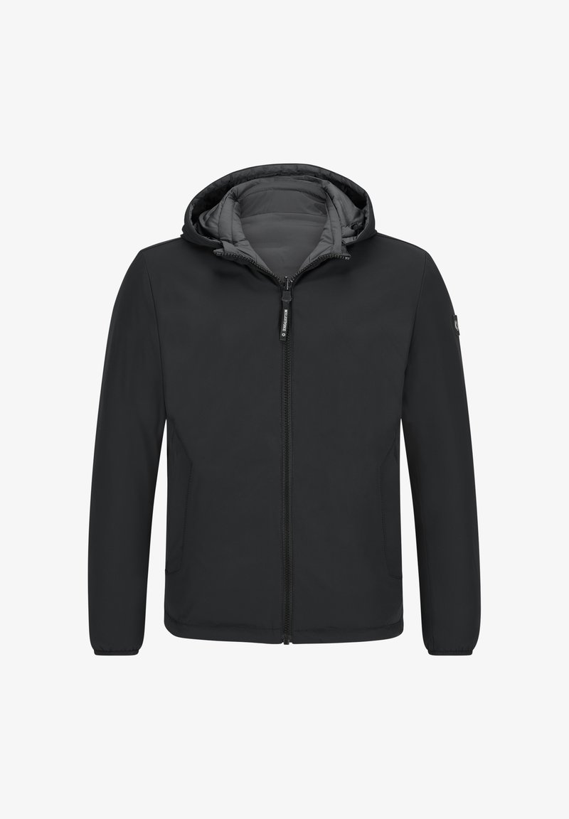 Schwarze Kapuzenjacke mit frontaler Reißverschluss, Seitentaschen und einem dezenten Logo-Patch auf dem linken Ärmel, vor einem weißen Hintergrund präsentiert.