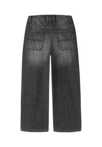 Culottes de mezclilla negra con cintura alta, dos bolsillos traseros y piernas rectas. Textura desgastada y desvanecimiento sutil en toda la prenda.