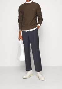 BOSS Sweter