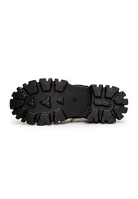 Cesare Gaspari Slip-ins - black