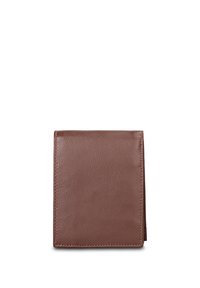 Bruine leren portemonnee met een gladde textuur, met een minimalistisch ontwerp en een omslagsluiting. Compacte vorm met nette stiksel details.