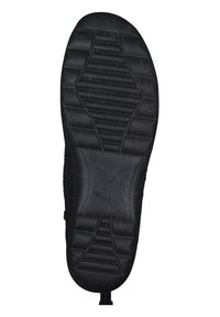 Semelle de chaussure en caoutchouc noir avec une surface texturée, arborant un logo de papillon et une indication de taille. Design plat avec des rainures horizontales et diagonales.