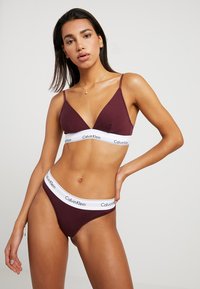 Calvin Klein Underwear THONG ICON COTTON MODAL - Tanga - deep maroon/white