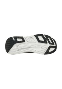 Czarno-biała podeszwa sneakerów z teksturowaną gumową powierzchnią, wielokierunkowymi rowkami oraz gładką białą sekcją z logo.