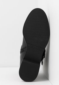 Tamaris Botines camperos - black