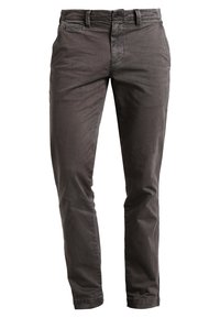 Pantalon en coton gris à coupe droite, avec cinq poches et une texture lisse. Comprend des passants pour ceinture et une fermeture à bouton.
