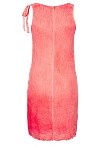 Abito senza maniche in ombre rosa con spalline regolabili, tessuto texturizzato, taglio dritto e chiusura con bottone sul retro.