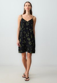Jimmy Key V-NECK  - Freizeitkleid - black
