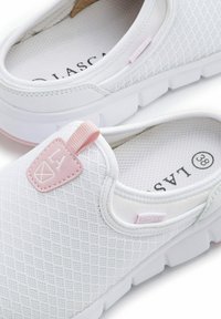 LASCANA SNEAKER - Slip-ons - weiß