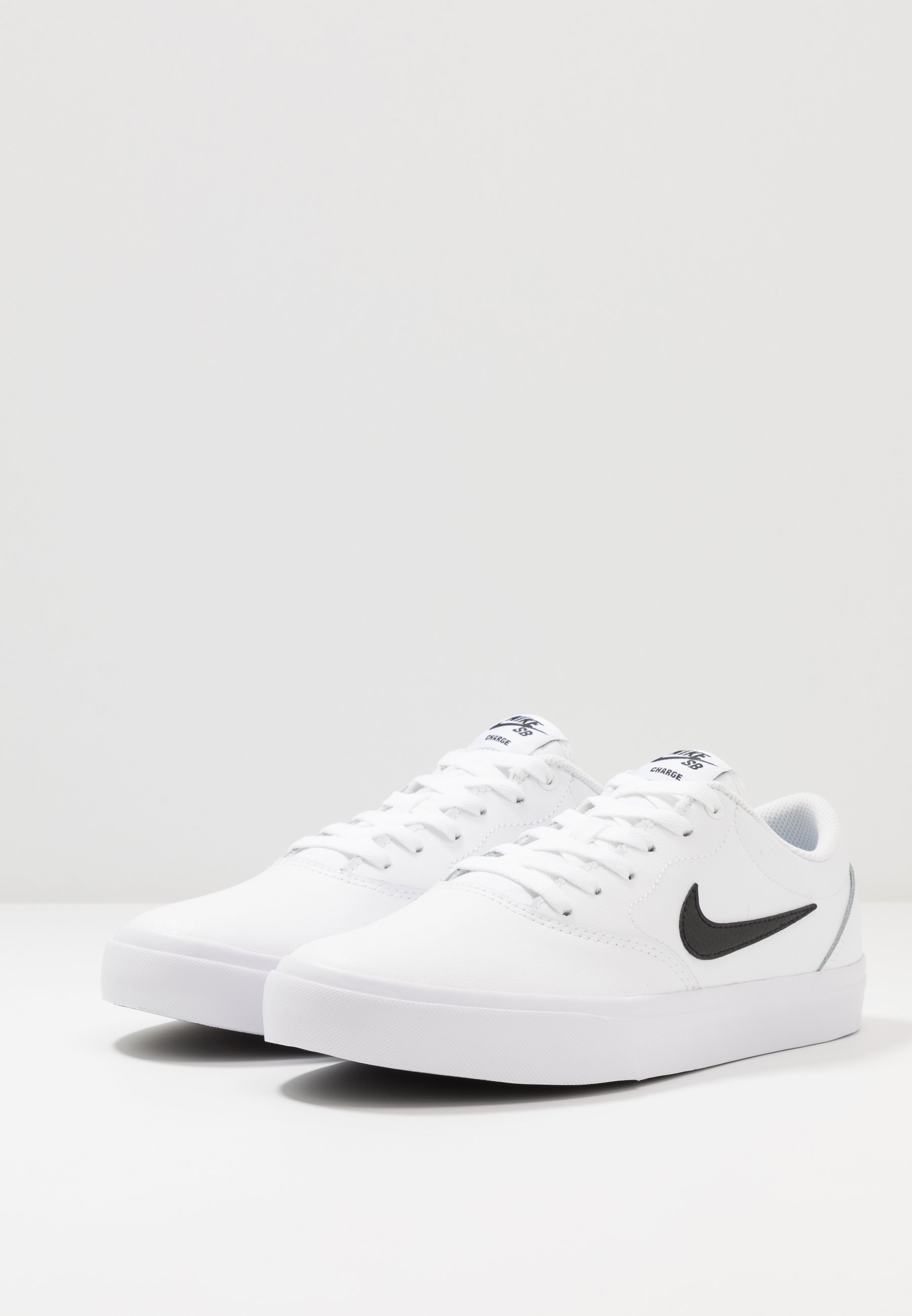 Nike SB CHARGE PRM - Sneakers laag - white/black/wit - Zalando.nl