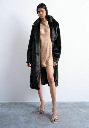 TSCARLA KURZES - Cocktailkjole / festkjole - bronze brown