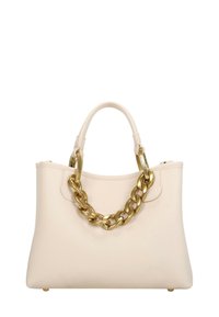 Borsa a mano in pelle beige con una forma strutturata, caratterizzata da un manico a catena dorata prominente e una texture liscia. Design semplice senza motivi visibili.