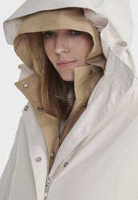Aigle Vodotěsná bunda - beige
