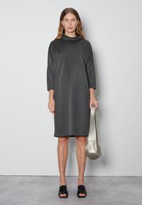 someday. QLIMTA - Vestito di maglina - silver moon