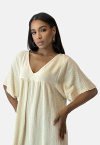 Elara Vestido informal - beige