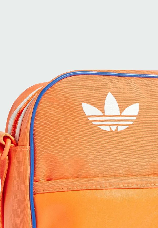 AIRLINER - Wash bag - semi solar orange3