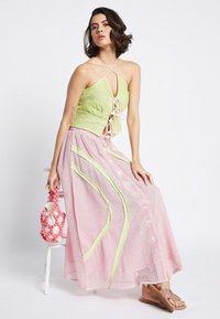 Be Sunset RIPPLE - Falda larga - pink
