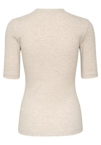 Beige geripptes Strickoberteil mit rundem Ausschnitt und kurzen Ärmeln, das eine körpernahe Passform und eine glatte Textur aufweist. Keine sichtbaren Muster oder Akzente.
