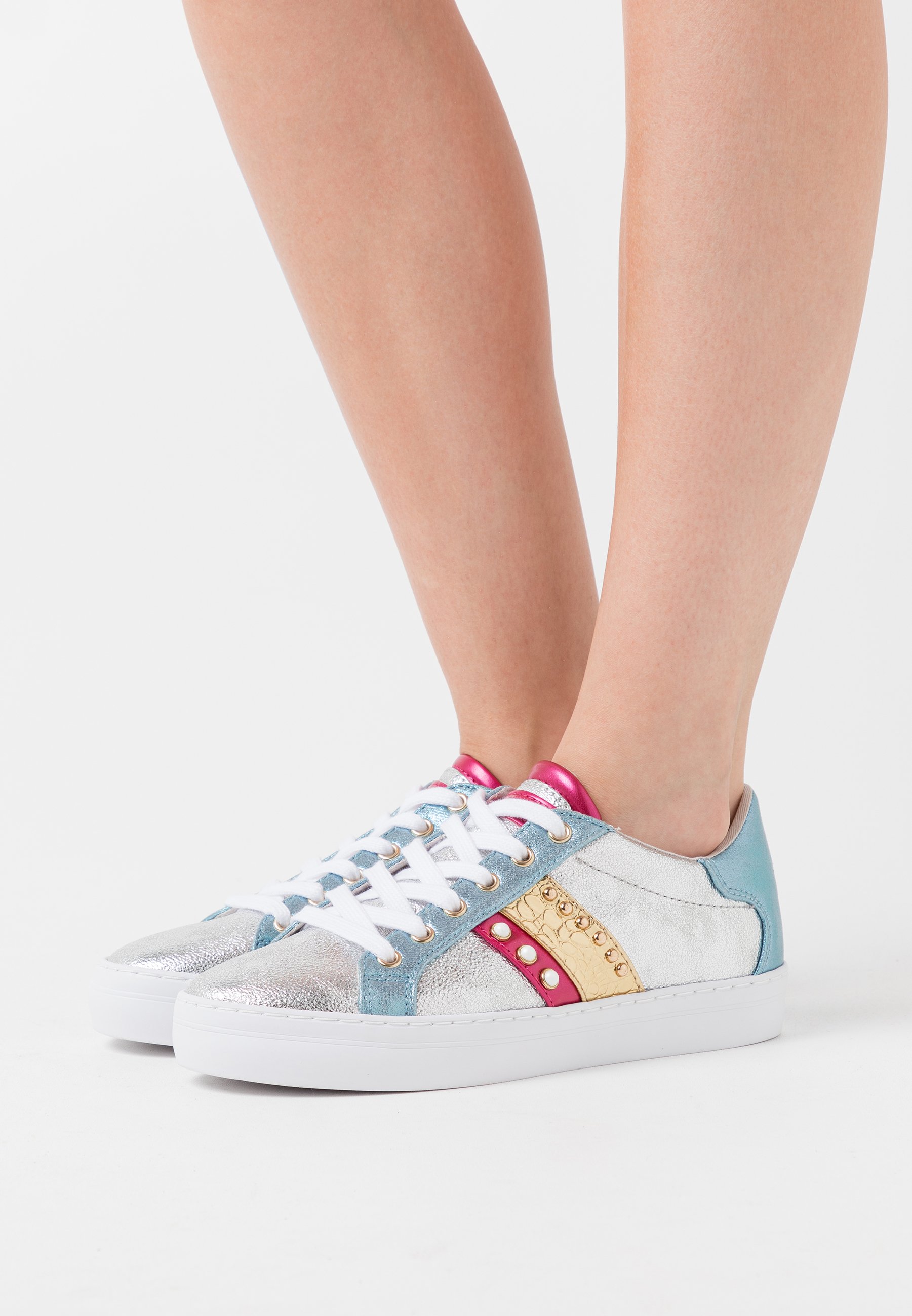 guess grasey sneaker