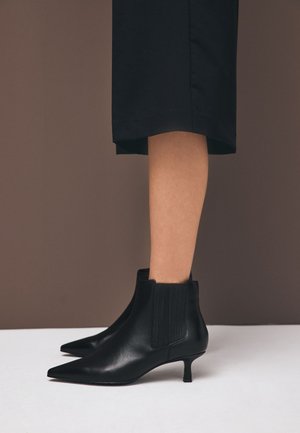 Next, REGULAR FIT - Ankelstøvler - black leather