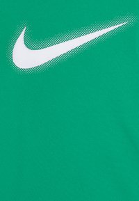Nike Performance DF MULTI UNISEX - T-skjorte til trening - stadium green/white
