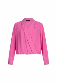 Blouse rose vif à manches longues avec devant croisé, col large et poignets ajustés, présentée sur un fond blanc.