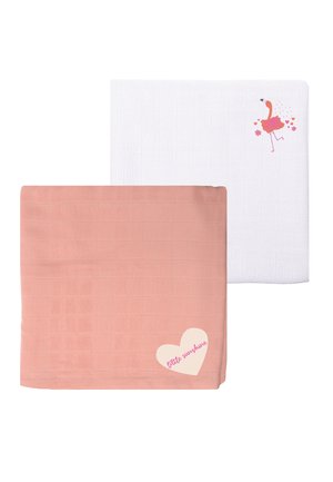 Zwei Babydecken: die eine weiß mit einem Gittermuster und einem Flamingoprint, die andere pfirsichfarben mit einem Herzmotiv, auf dem "kleine Sonne" steht.
