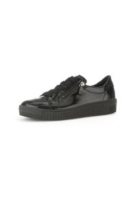 Baskets en cuir verni noir avec semelle en caoutchouc texturé, présentant un design de lacets tressés et une fermeture éclair sur le côté pour un enfilage facile.