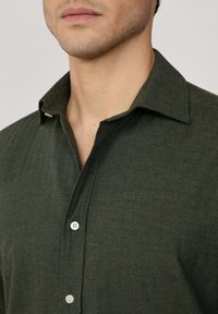 Façonnable FLAN HERRING - Camisa - khaki green