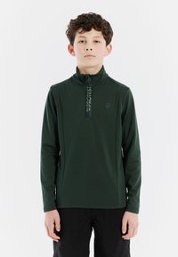 Pullover verde a maniche lunghe con colletto a mezza zip, caratterizzato da un tessuto testurizzato e un logo sul davanti. Design aderente.