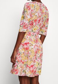 NAF NAF Košilové šaty - light pink