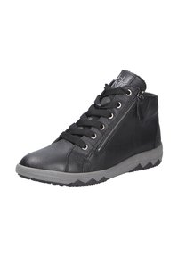 Schwarze High-Top-Sneaker aus strukturiertem Leder, mit einem Schnürverschluss, seitlichem Reißverschluss und einer kontrastierenden grauen Gummisohle mit einem Zickzackmuster.