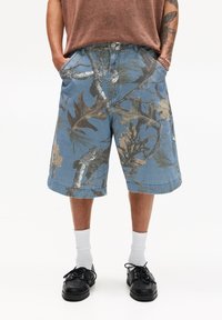 PULL&BEAR - LEAF - BERMUDA - Denim shorts - blue Thumbnail Image 1