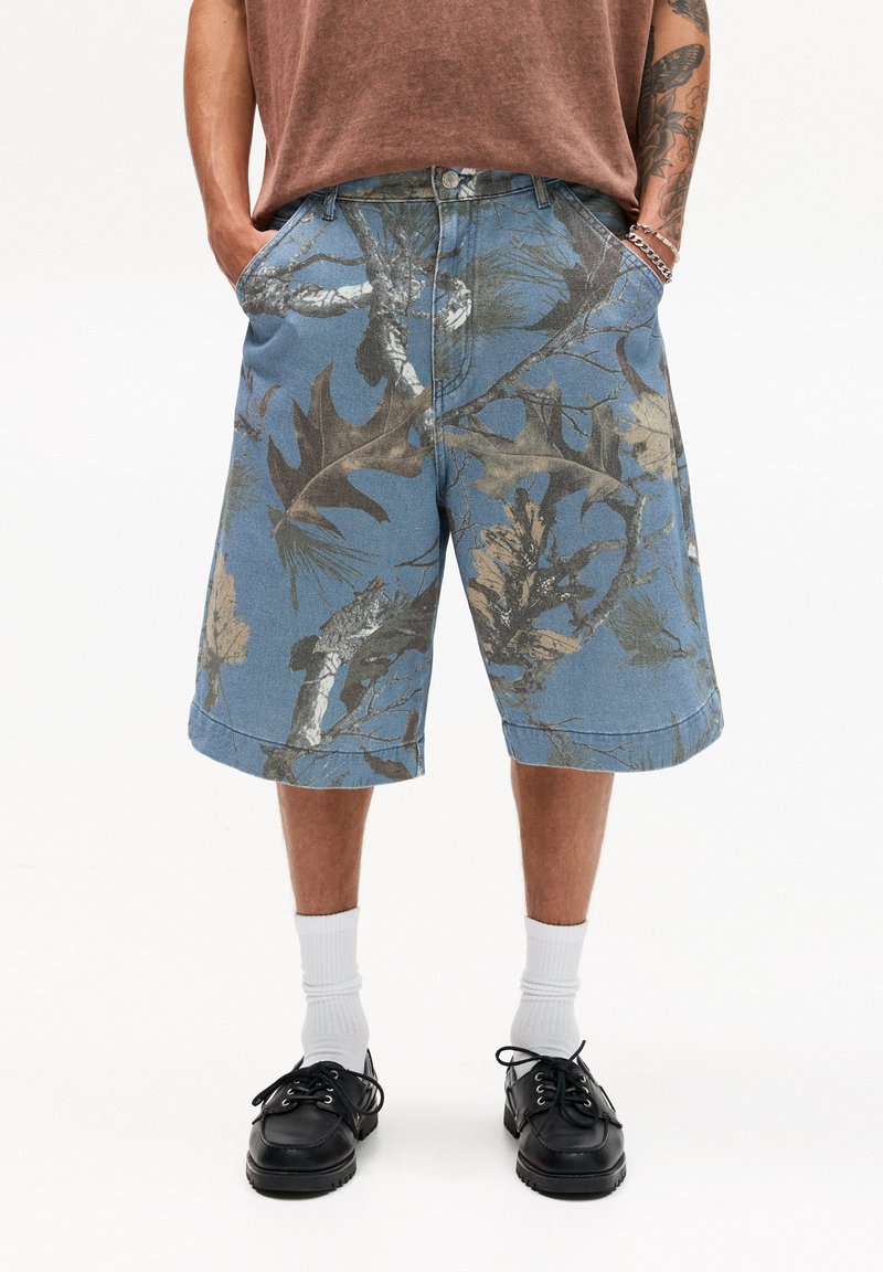 PULL&BEAR - LEAF - BERMUDA - Denim shorts - blue, Enlarge