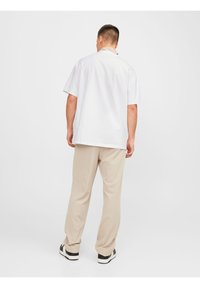 Jack & Jones PREMIUM JPRBLAHARVEY TEE UNISEX - Navadna majica - white