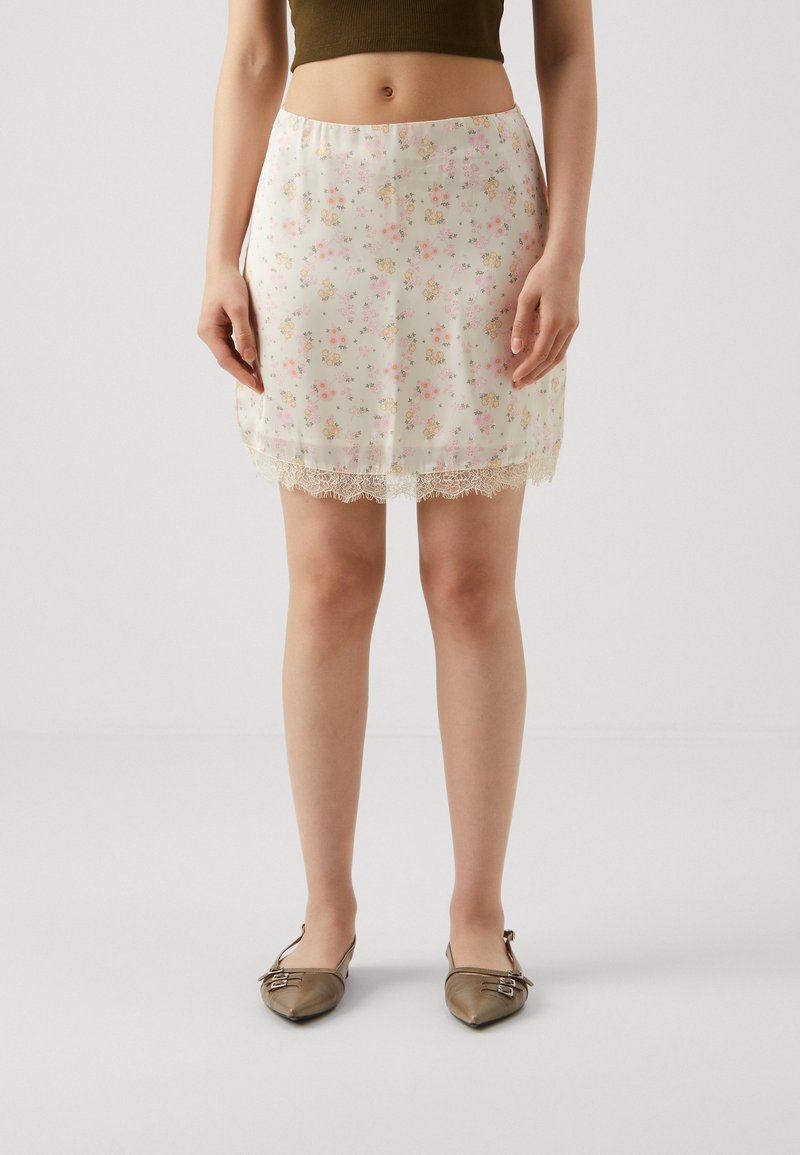Swan White Skirt and Jacket Set