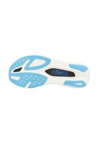 Semelle de chaussure HOKA en caoutchouc blanc et bleu avec motifs de grip texturé ; présente des découpes et un logo noir proéminent sur la semelle intermédiaire.