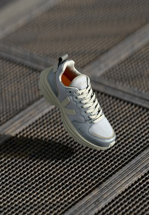 VENTURI II - Treniņu apavi - pearl pierre inox