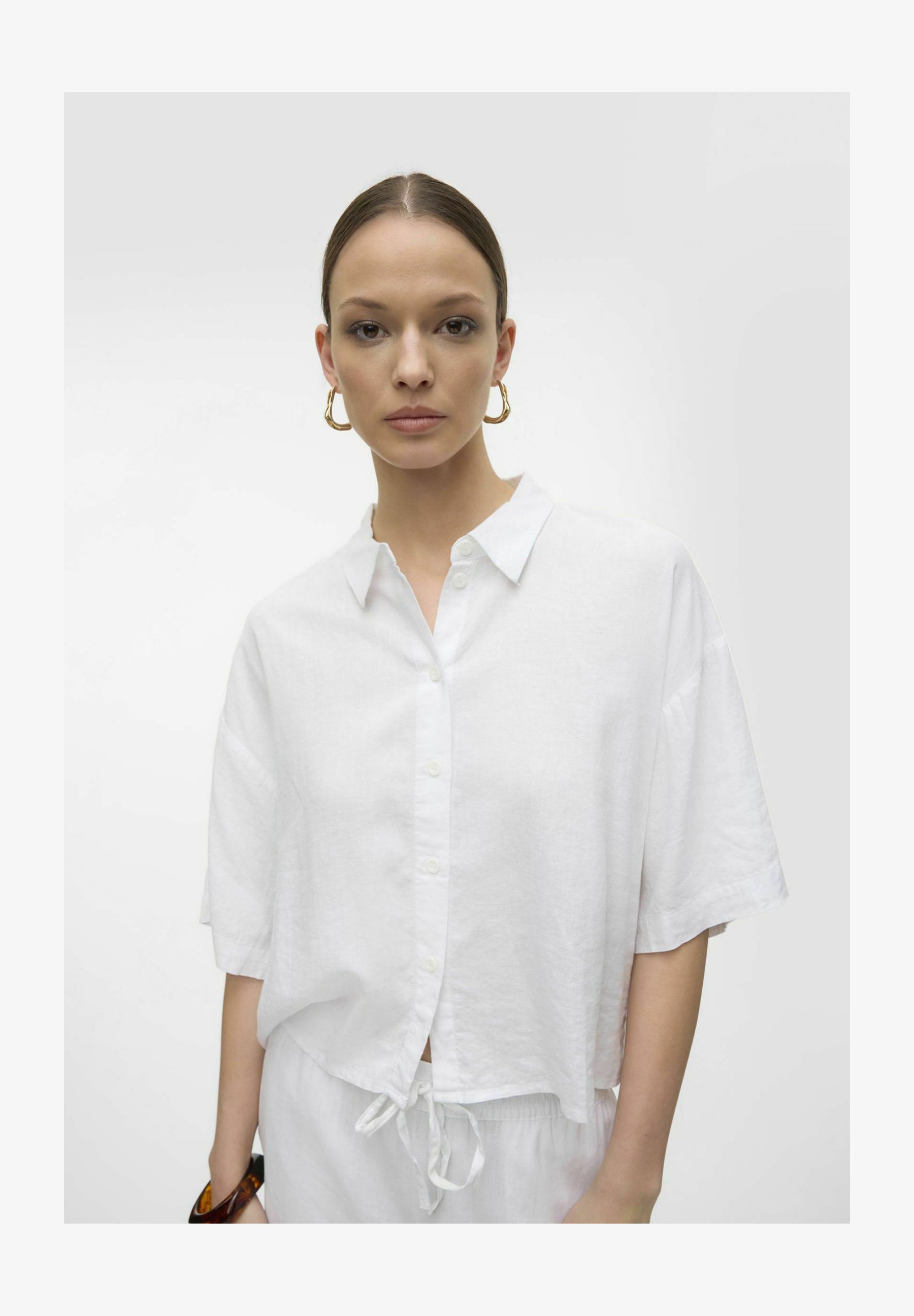 VERO MODA Camicia Bianca Donna Vmmelaney Queeny LS-Maglietta Wvn Noos - Maniche Lunghe, Vestibilità Larga, Colletto Camicia, Taglia S
