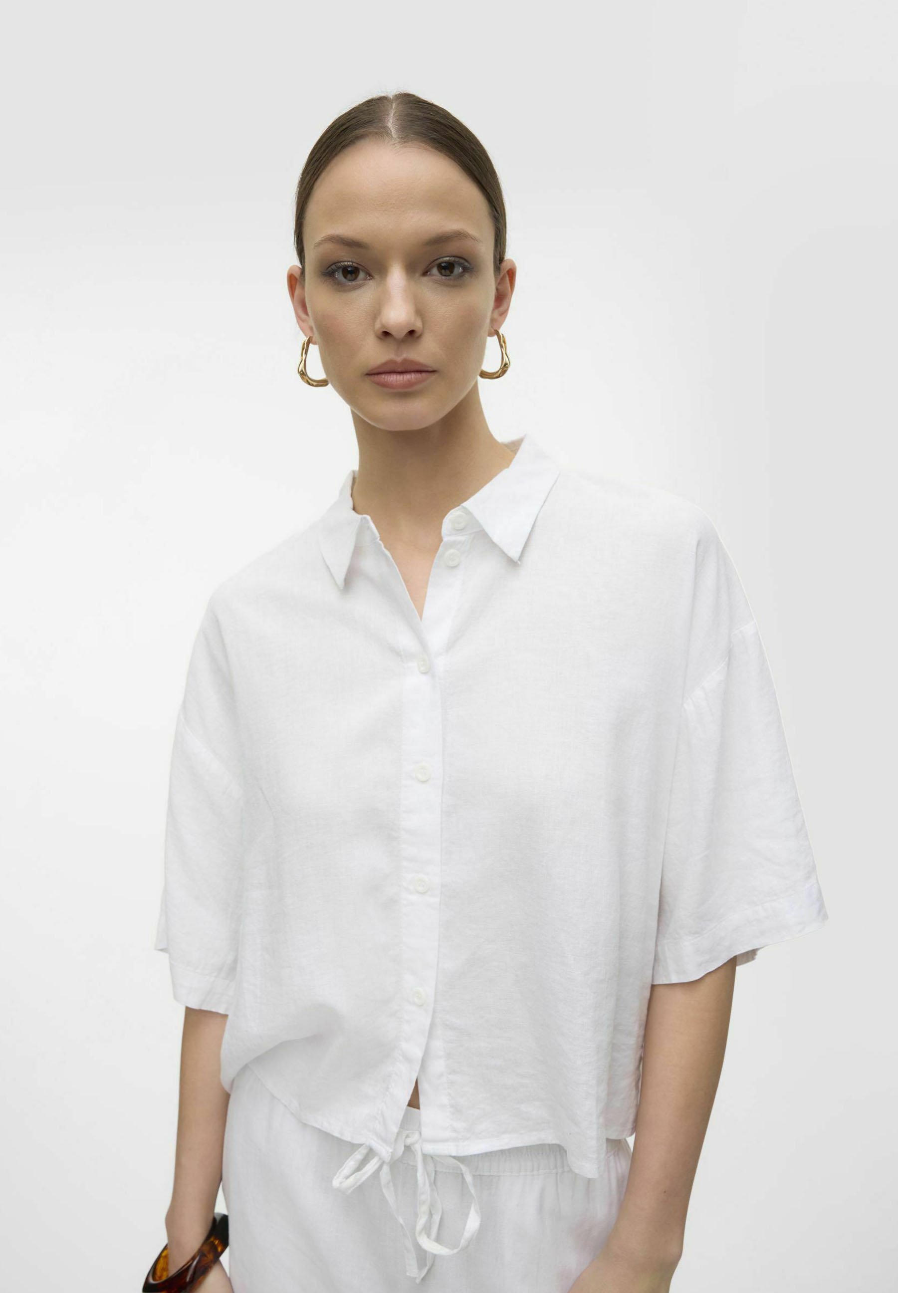 VERO MODA Camicia Bianca Donna Vmmelaney Queeny LS-Maglietta Wvn Noos - Maniche Lunghe, Vestibilità Larga, Colletto Camicia, Taglia S