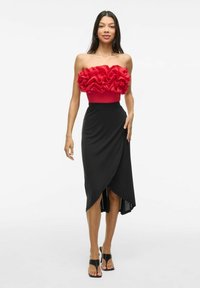 VILA Top - poppy red