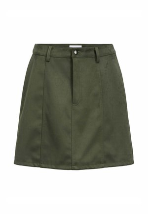 Mini-jupe en daim vert foncé avec des passants de ceinture, un bouton avant et des détails de couture.